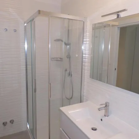 Bright Two-room Flat In A With Pool شقة بيبيوني